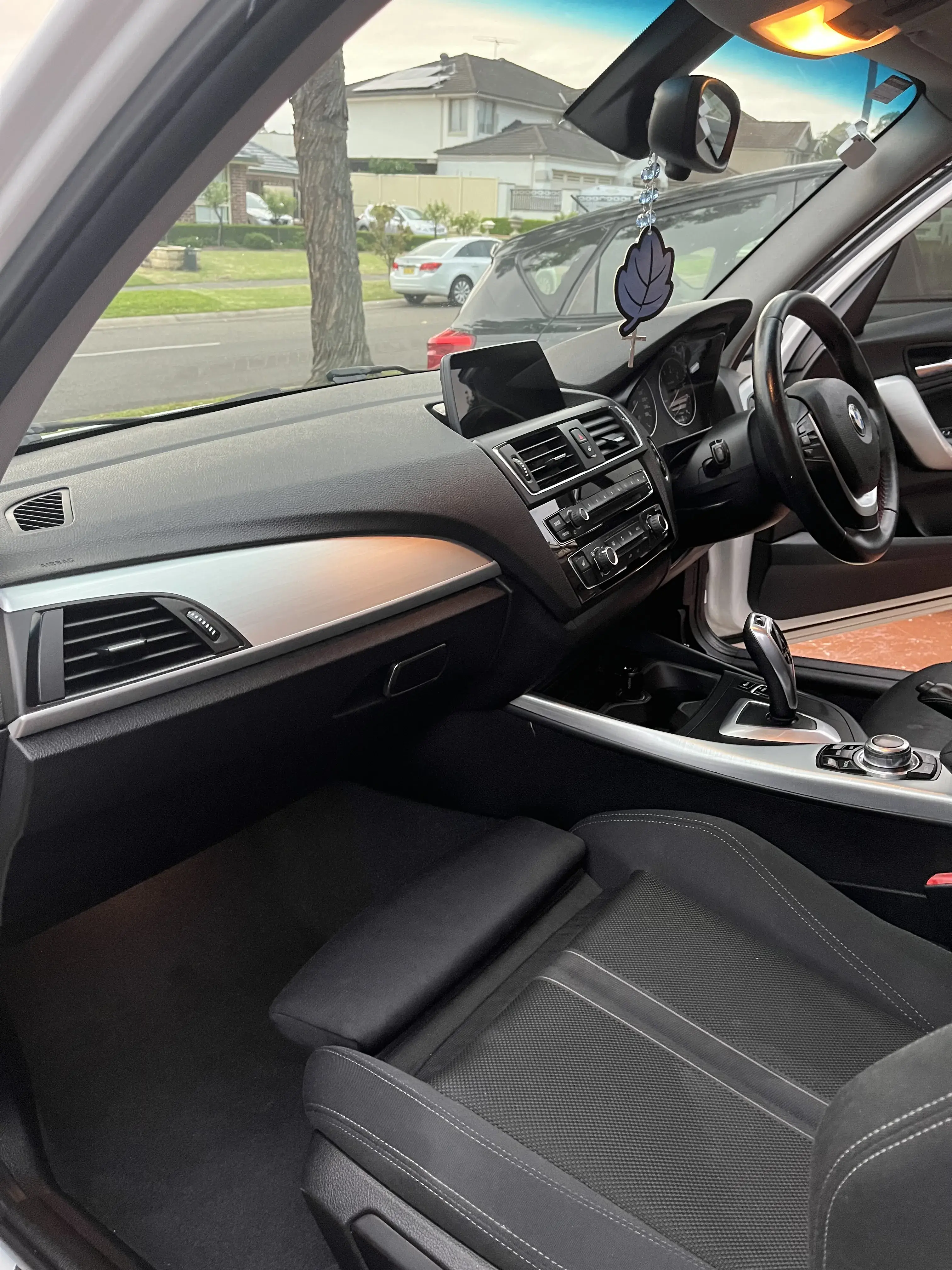 BMW cockpit spotless after interior detailing — Alen's attention to detail